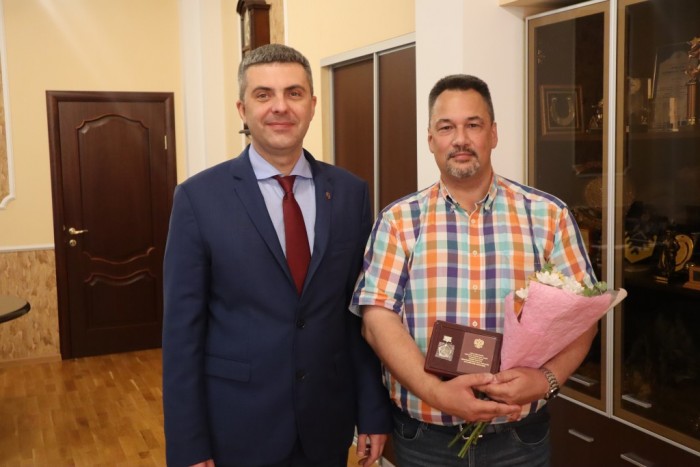 День металлурга в «Уралмеханобре» отметили чествованием сотрудников