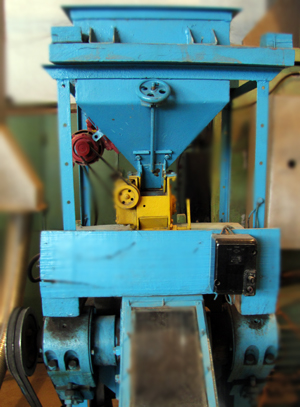 Промышленный трёх продуктовый сухой магнитный сепаратор ЭВС-28/9 с высокоинтенсивным магнитным полем с напряженностью до 1,1 А/м