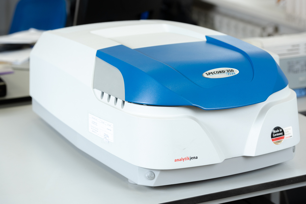 Спектрофотометр 2-х лучевой сканирующий «Specord 250 Plus» (Analytic Jena, Германия)